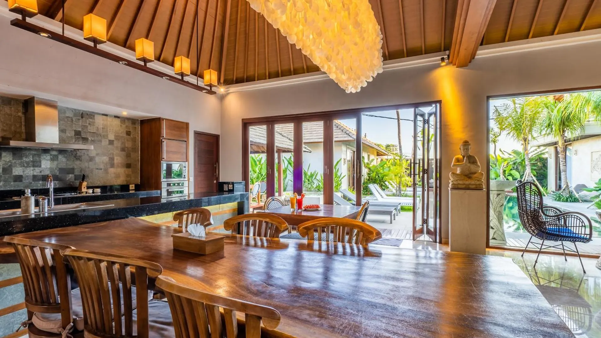 The Akasha Seminyak Bali Luxury Villas 4*,