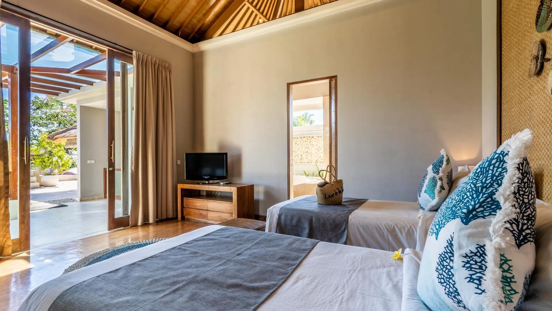 The Akasha Seminyak Bali Luxury Villas Indonesien