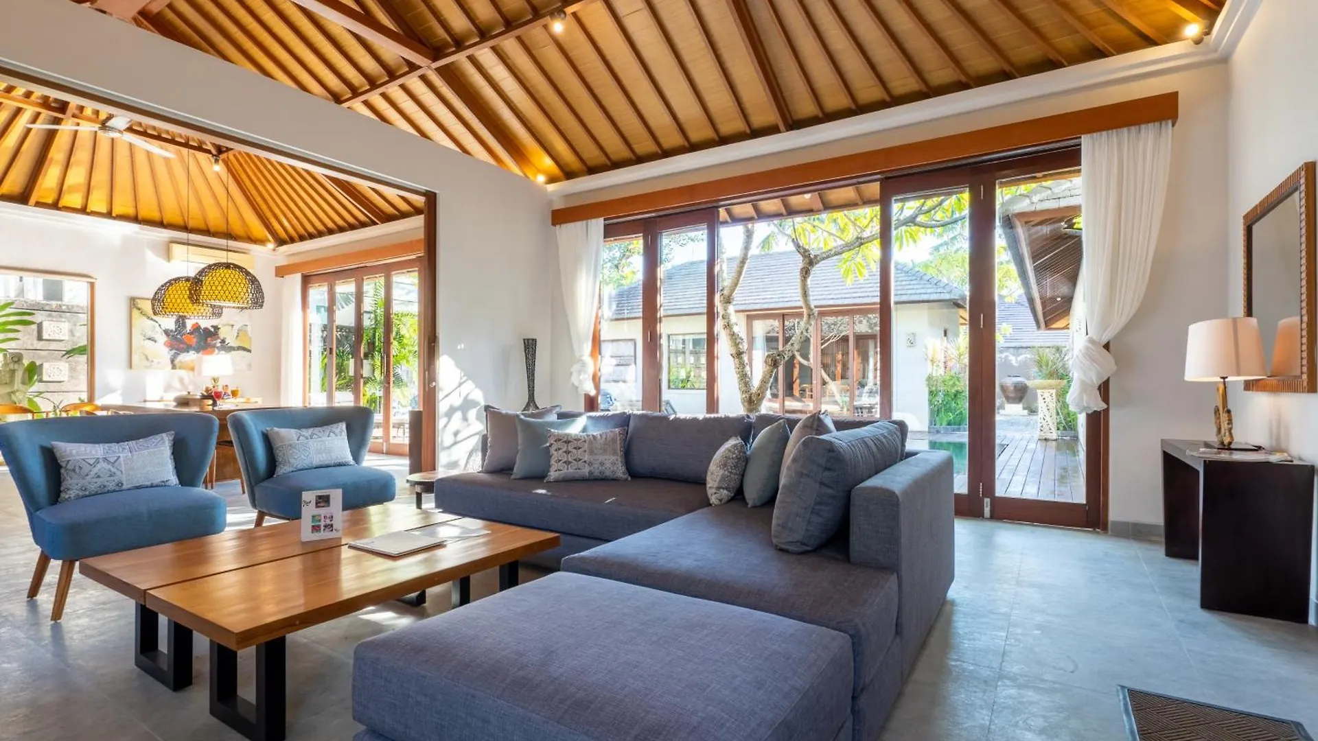 The Akasha Seminyak Bali Luxury Villas 4*,